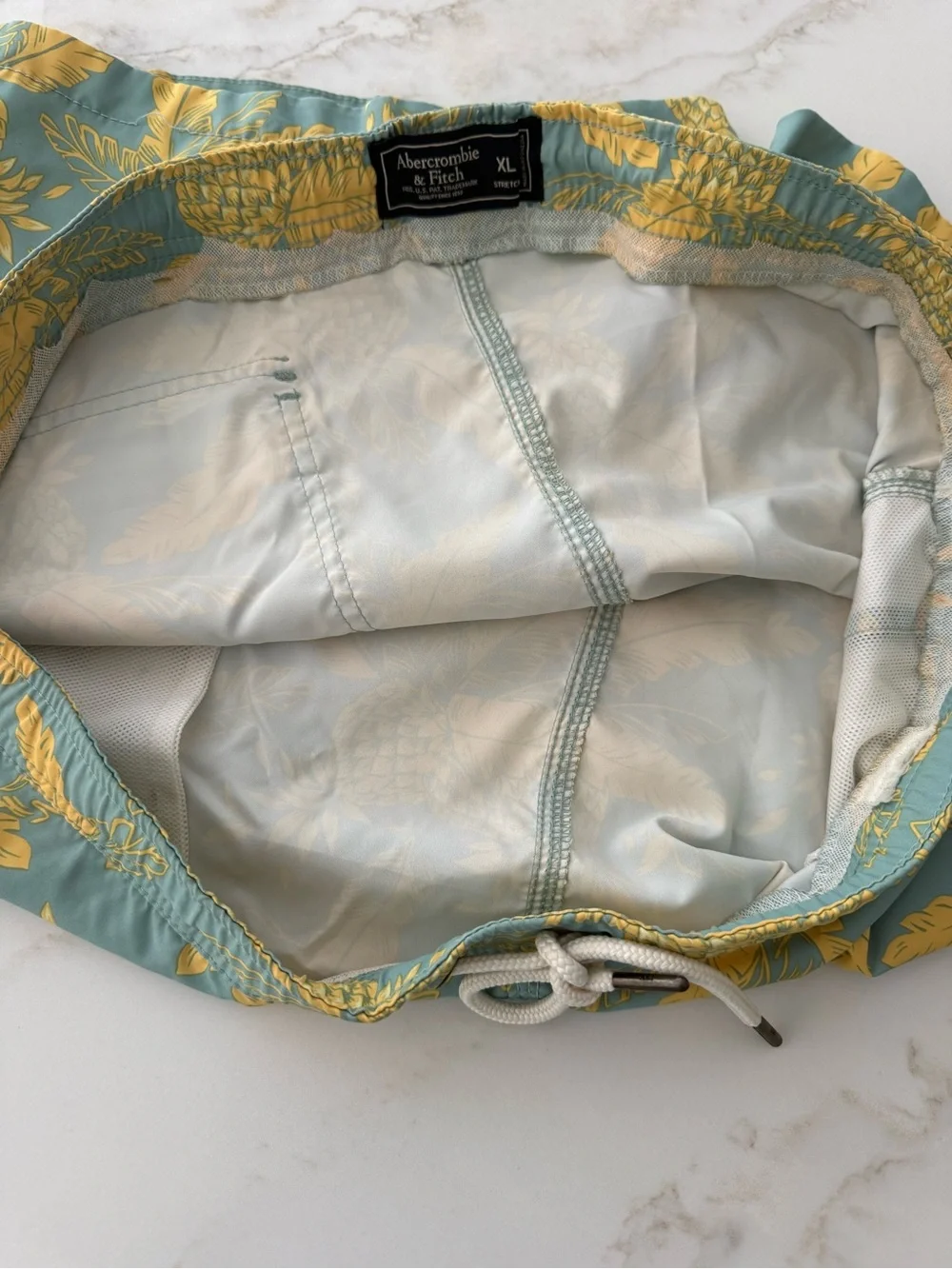 Abercrombie & Fitch Men’s Yellow Pineapple Print Shorts on Teal Size: XL Stretch